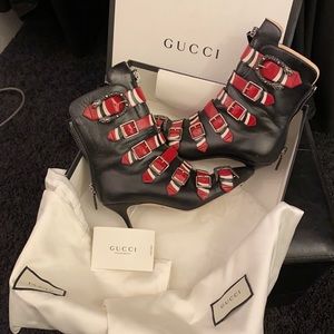 Gucci Black Susan Kingsnake Lace-up Boots worn once Comes with dust bags and box